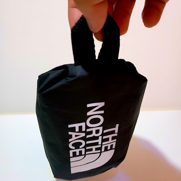 2 The North Face travel case - Picture 4 of 4